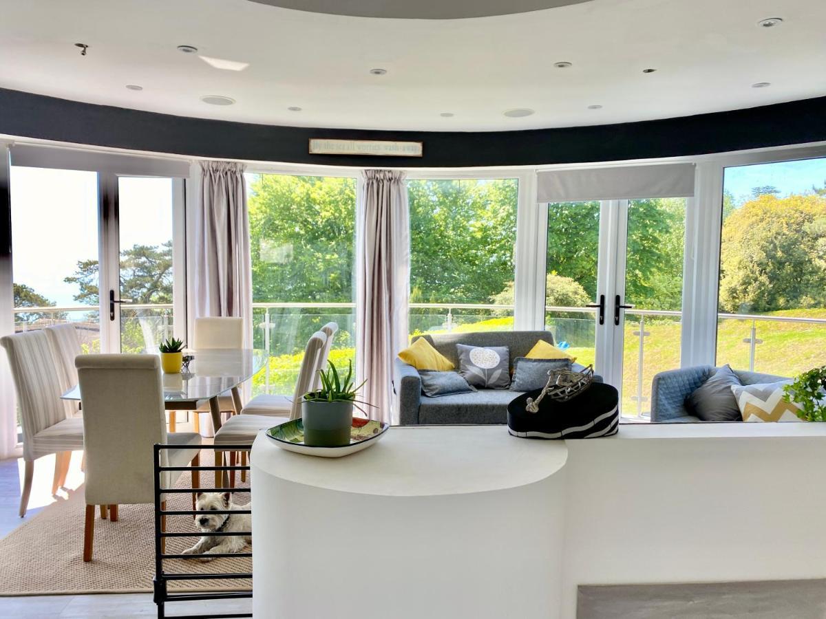 One Of The Best Properties In Lyme! Breathtaking Views Across The Whole Bay. 3 Stories With 2 Tier Veranda Around The Property. Sleeps 6 Lyme Regis Extérieur photo