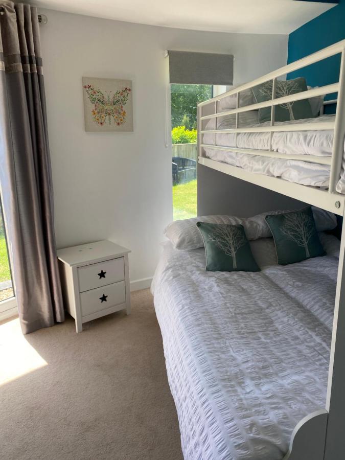 One Of The Best Properties In Lyme! Breathtaking Views Across The Whole Bay. 3 Stories With 2 Tier Veranda Around The Property. Sleeps 6 Lyme Regis Extérieur photo