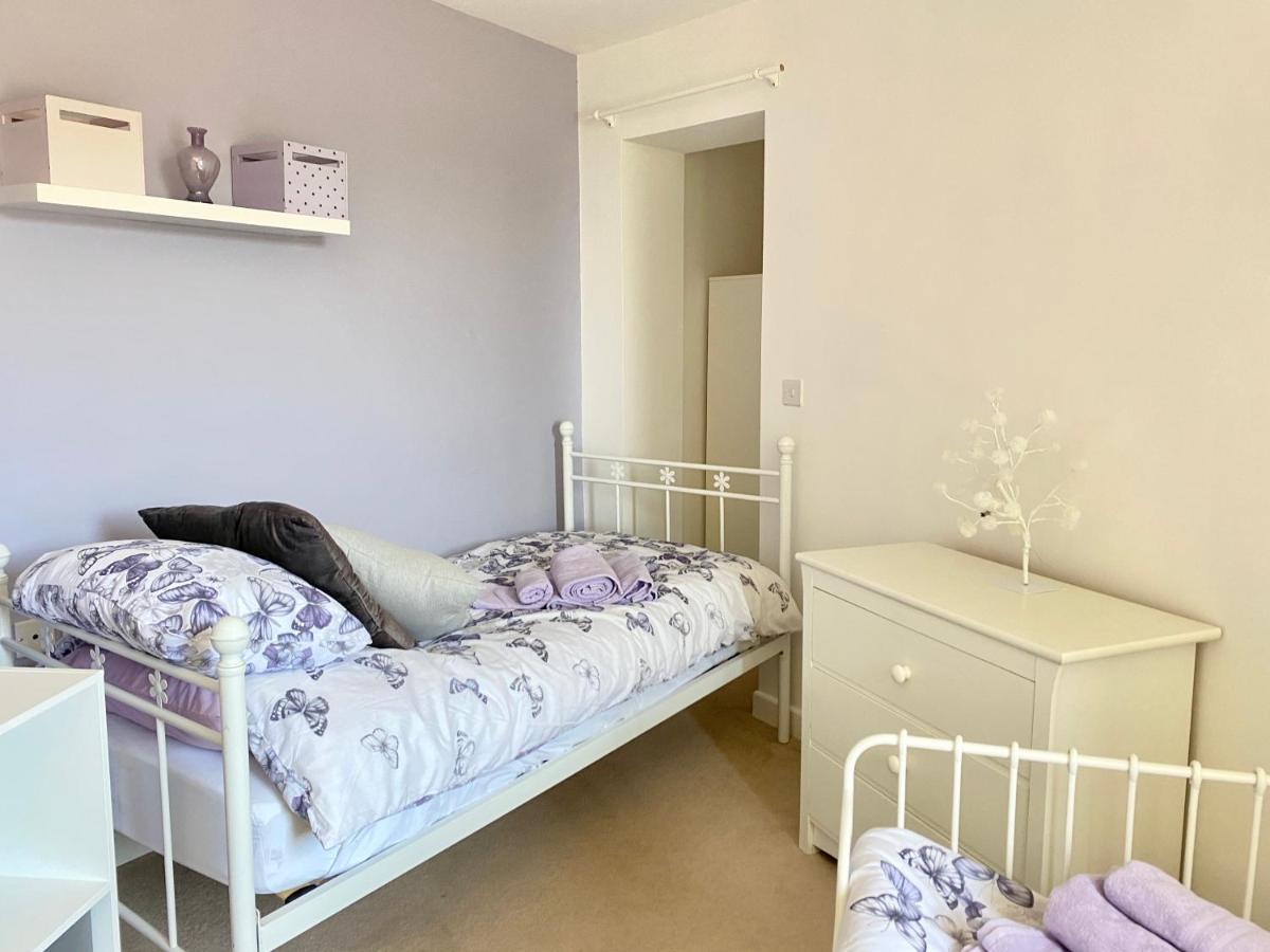 One Of The Best Properties In Lyme! Breathtaking Views Across The Whole Bay. 3 Stories With 2 Tier Veranda Around The Property. Sleeps 6 Lyme Regis Extérieur photo