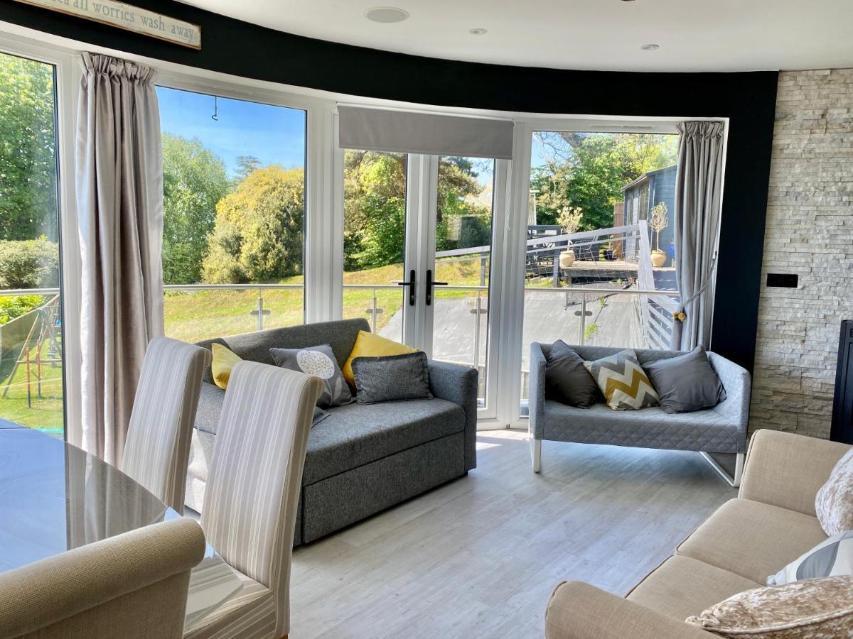 One Of The Best Properties In Lyme! Breathtaking Views Across The Whole Bay. 3 Stories With 2 Tier Veranda Around The Property. Sleeps 6 Lyme Regis Extérieur photo